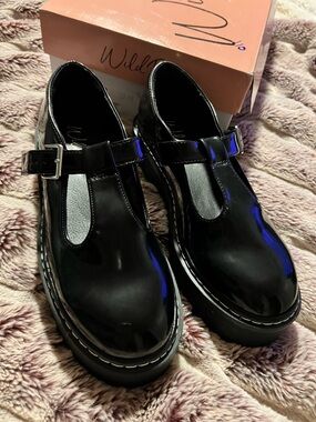 NWT Wild Pair Black Patent T-Strap Platform Mary Jane Shoes